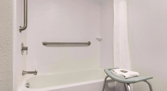 Двухместный номер Standard Country Inn & Suites by Radisson, Dunn I-95