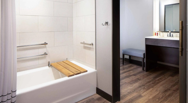 Номер Classic Omaha Marriott Downtown at the Capitol District