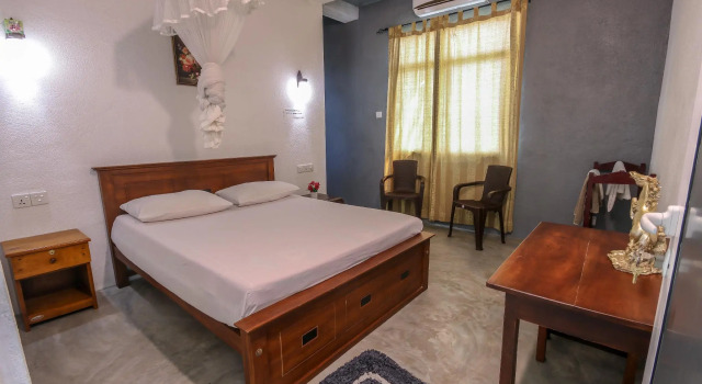 Двухместный номер Economy Holiday Inn Unawatuna