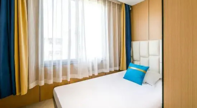 Люкс Business Naxiang Fujian Holiday Inn (Zhujiajian branch of Oriental Garden Hotel)