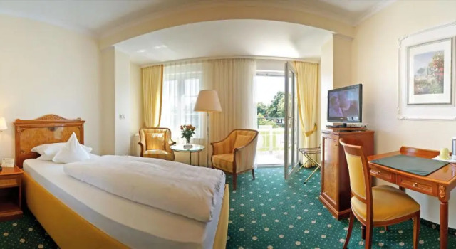 Одноместный номер Superior Hotel Sacher-Stoiber