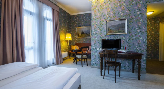 Двухместный номер Standard с балконом и с видом на горы Villa Excelsior Hotel & Kurhaus