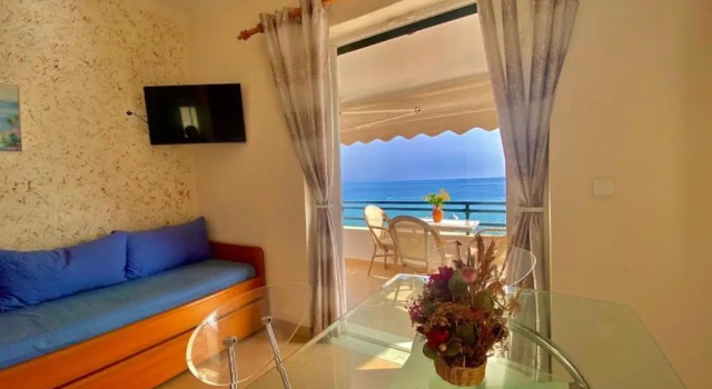 Corfu Glyfada Menigos Resort 86, Забронировать Курортный отель Отели периферии Ионических островов с парковкой, Парковка