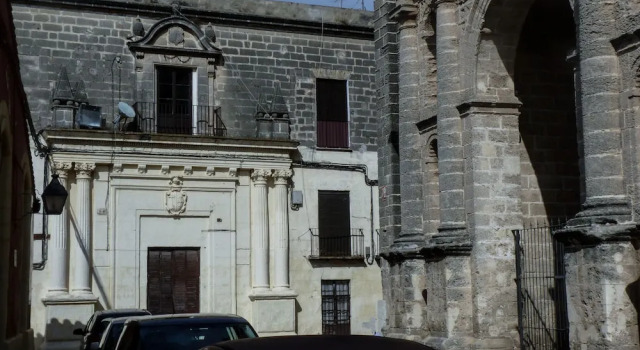 Casa Palacio Morla y Melgarejo, Забронировать Отель Отели Херес-де-ла-Фронтера 3 звезды, рядом с Эмилио Лустау, 3*