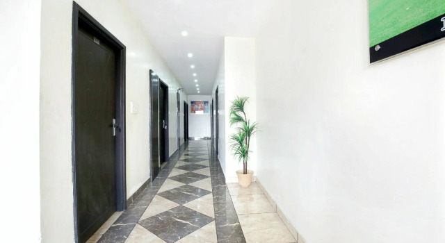 OYO 8766 Hotel DS Regency