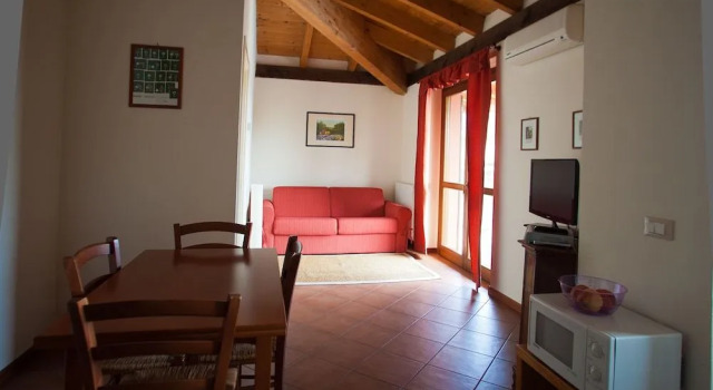 Relais Cà Nova Guest House, Boek Pension Hotels in Bogogno met parkeren, Parkeren