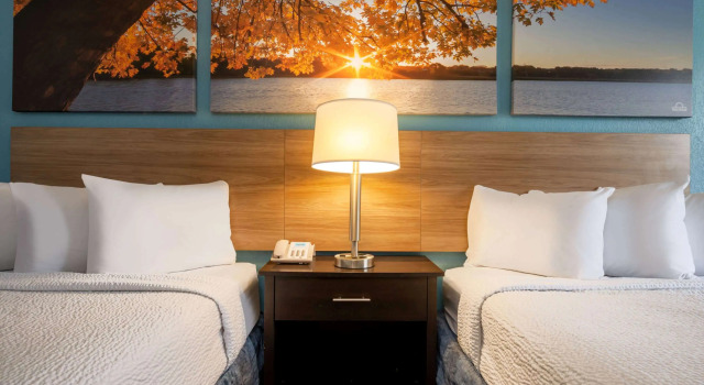 Days Inn by Wyndham Perrysburg/Toledo, Book Hotel Hoteller i Perry med parkering, Parkering