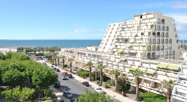STUDIO 2-3 pers PARKING CLIM VUE PORT ET MER