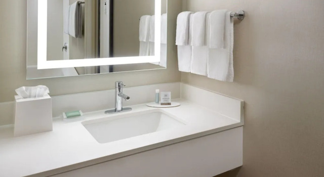 Двухместный люкс SpringHill Suites Charlotte University Research Park