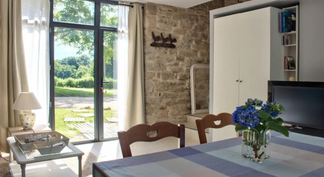 Gite Du Grand Val, Book Hotel Hoteller i Caden med parkering, Parkering