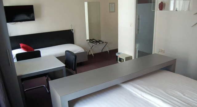 B&B Vesting10, Prenota Bed & breakfast Hotel a Utrecht con parcheggio, Parcheggio