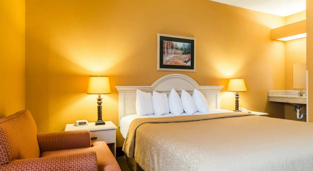 Номер Standard Quality Inn & Suites Manhattan