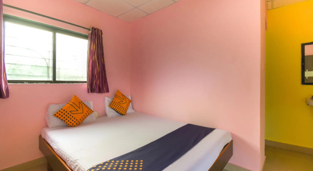 SPOT ON 65135 Hotel Suvarna Samrat Lodge, Reserva ahora Hotel Khamshet Maharashtra
