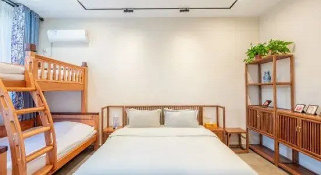 Кровать в общем номере с 6 комнатами Beijing Nanshan Xiaozhu Bout Homestay (Miyunshan Ski Resort)