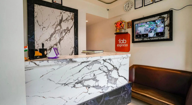 OYO 6581 Ascot Inn, Забронировать Отель Отели штата Махараштры 3 звезды, 3*