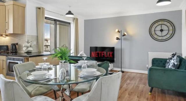 Апартаменты 3 Bedroom, 2 Bathroom Apartment in Milton Keynes by HP Accommodation - Free WiFi & Parking