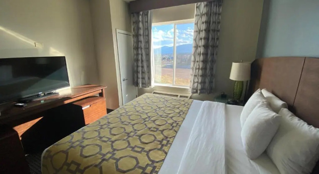 Двухместный номер с видом на горы Baymont by Wyndham Colorado Springs