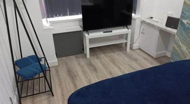 4 Bed-sleeps 9-private Garden-free Parking, Varaa Lomakoti Mökit kohteessa Merseyside, Mökki