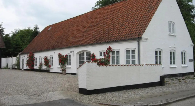Skovridergaardens Ferielejlighed, Rezerwuj Hotel Hotele w Sønderjylland z parkingiem, Parking