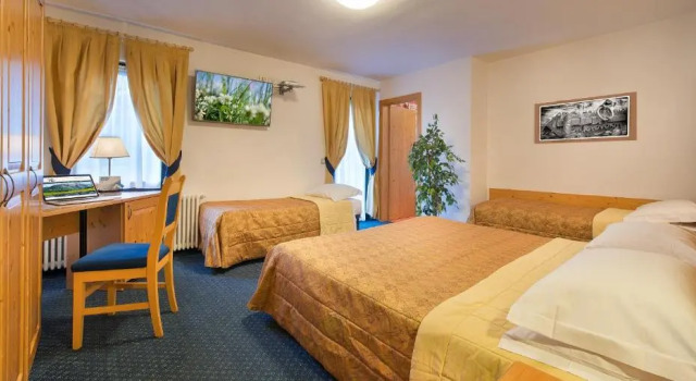 Четырёхместный номер Standard Hotel Cristallo
