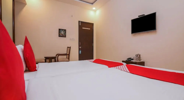 Двухместный номер Standard OYO 15928 Hotel Midtown
