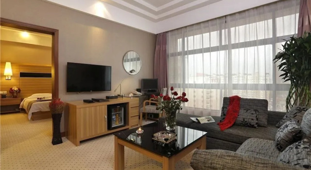 Herton Hotspring Hotel, Rezerwuj Hotel Hotele w Kunming z parkingiem, Parking
