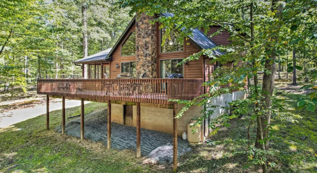 Коттедж Cacapon River Cabin w/ Private River Access!