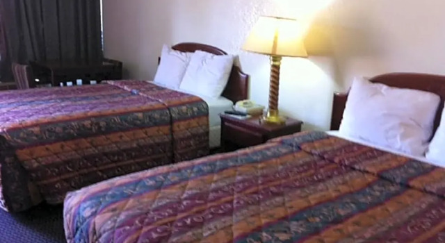 Четырёхместный номер Standard Kings Inn Valliant