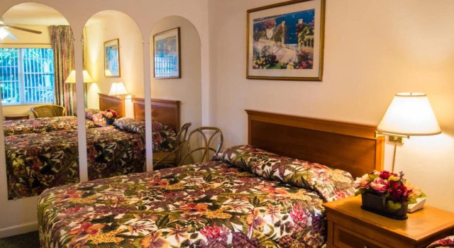 Shore Haven Resort Inn, Забронировать Курортный отель Лодердейл-бай-Си штат Флорида, рядом с Sea Ranch Village Shopping Center