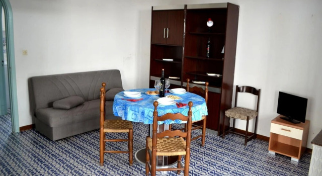 Коттедж с 2 комнатами Nami Holiday Home for six Guests With Outdoor Space