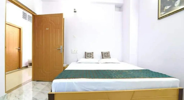 Номер Standard DS Residency Varanasi-Near Mandir-Free Wi-fi-Parking