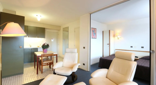 Résidence Les Aigues Blanches, Book Lejlighedshotel Hoteller i Rhône-Alps med parkering, Parkering