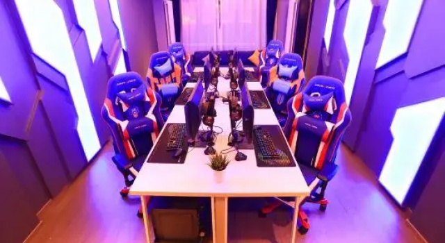 Люкс Economy i Electronic Sports Hotel (Harbin Railway West Station Wanda Plaza)