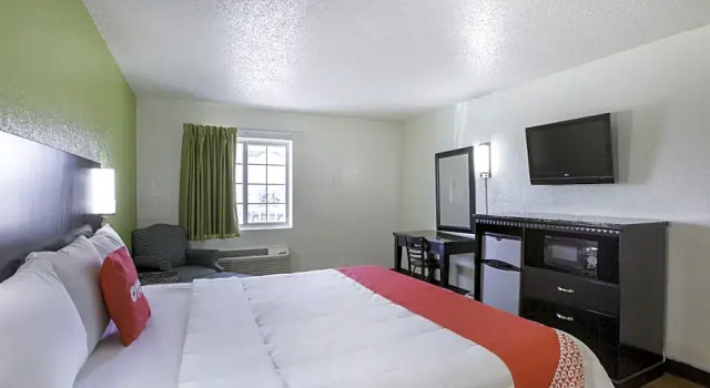 Travelodge by Wyndham LaFayette, Забронировать Отель Отели Лафайетт с бассейном, рядом с Dorsey Park, Бассейн