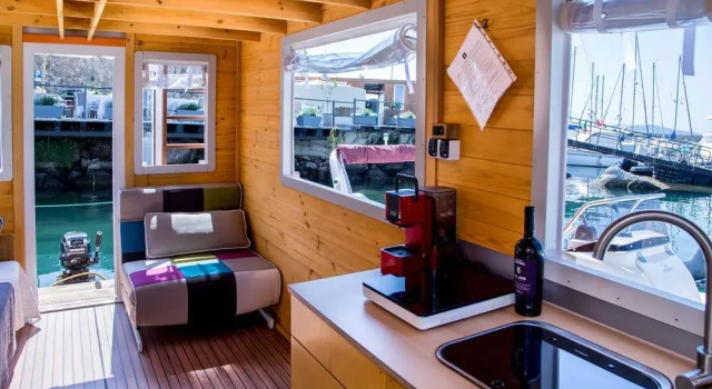 House Boat Alghero Gialla, Забронировать Апартаменты/квартира Альгеро Sardinia North, рядом с Alghero Marina