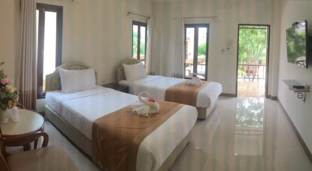 Sombat Resort