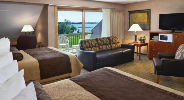 Семейный номер Executive Arrowwood Resort Hotel and Conference Center, Alexandria