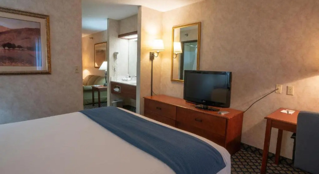 Люкс Deluxe Miles City Hotel & Suites