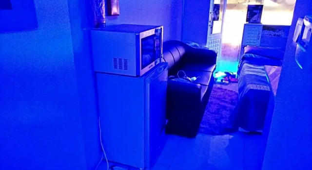 DUBAI CREECK REALTY Hostel Deluxe Studios, Забронировать Хостел Хостелы Дубая, рядом с Twin Towers Shopping Centre, Хостел