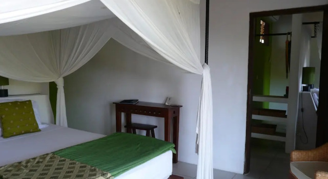 Коттедж с 2 комнатами с видом на океан Anda Amed Resort