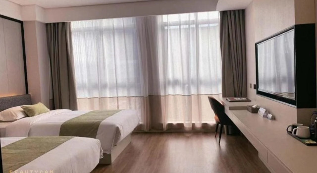Gya Jiaxing Pinghu City Wuyue Square Shengli Road