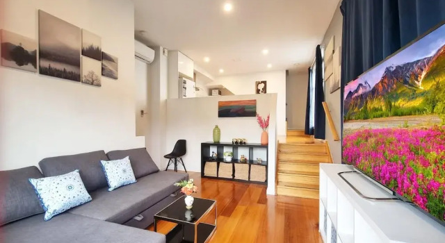 Rosie Townhouse at Gordon - Prime Location