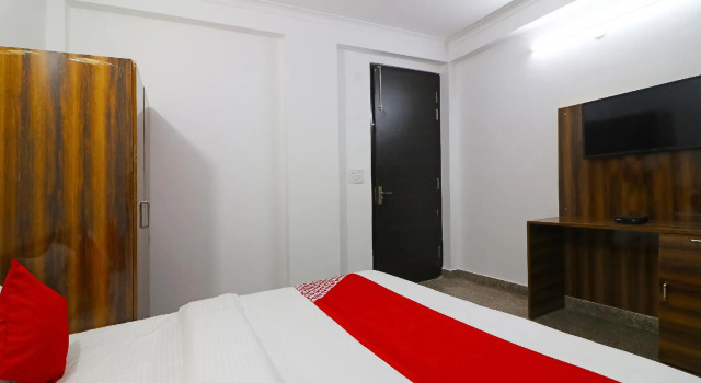 Capital O 61377 Hotel Diamond Inn