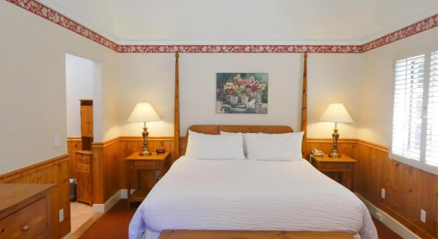 Номер Deluxe Briarwood Inn