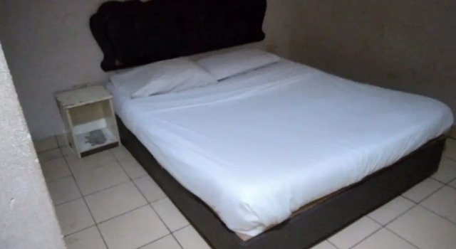 OYO 90376 Centre Point Hotel, Rezervovat Hotel Limbang Sarawak