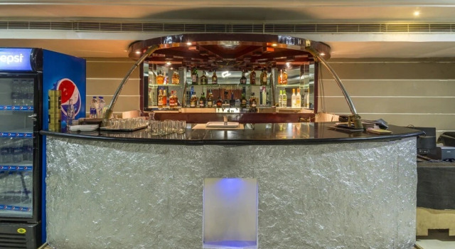 K & M International Business Hotel