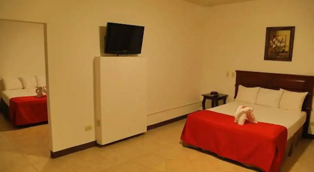 Трёхместный номер Standard Hotel Le Chateau