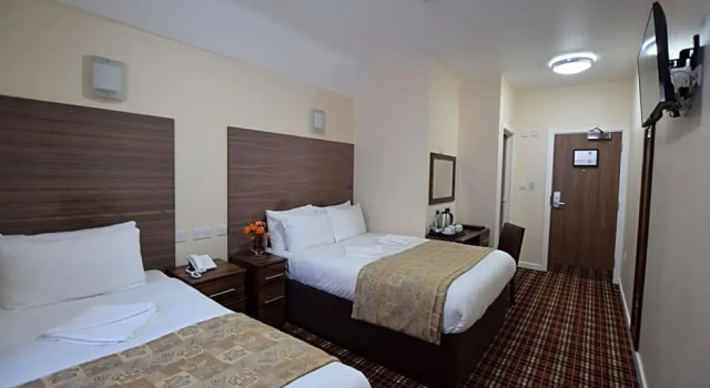 Четырёхместный номер Standard Lucky 8 Hotel