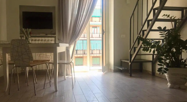Apartment Welcome Home 2, Забронировать Апартаменты/квартира Неаполь Кампания, рядом с Церковь Пио Монте делла Мизерикордия