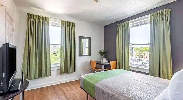 Четырёхместный люкс Quality Inn Downtown Kansas City